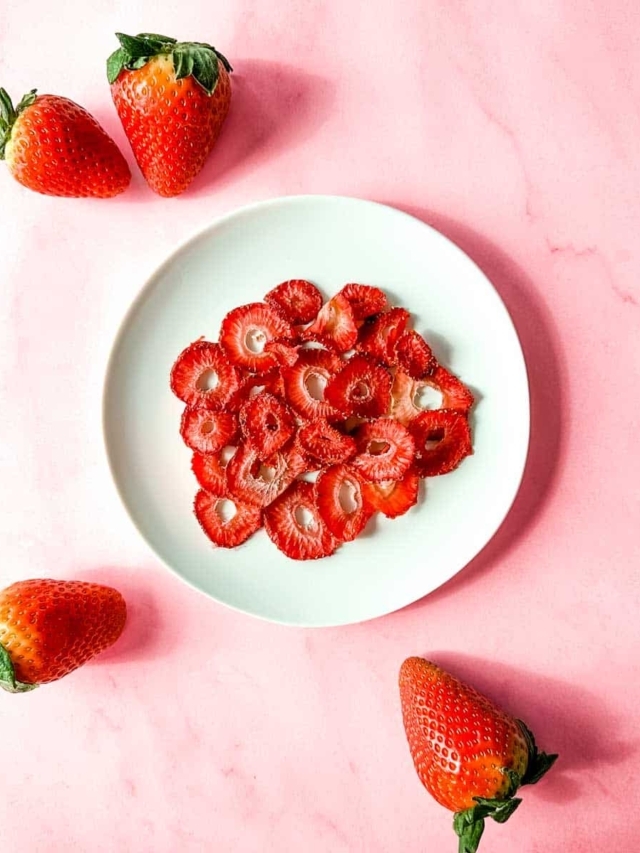 Air Fryer Dehydrated Strawberries