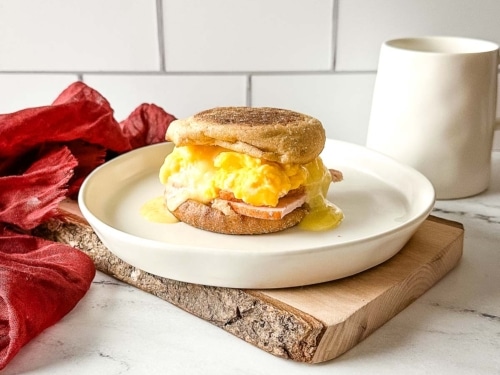 https://twocloveskitchen.com/wp-content/uploads/2023/03/turkey-egg-and-cheese-sandwich-featured-500x375.jpg