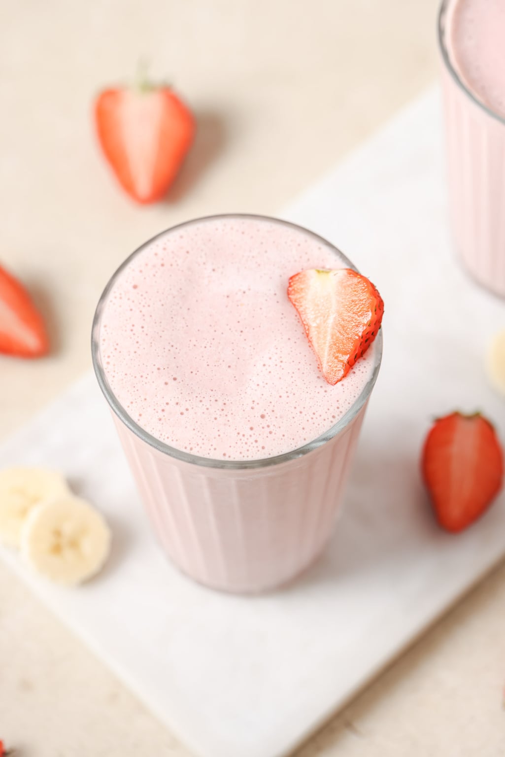 strawberry-banana-almond-milk-smoothie-two-cloves-kitchen
